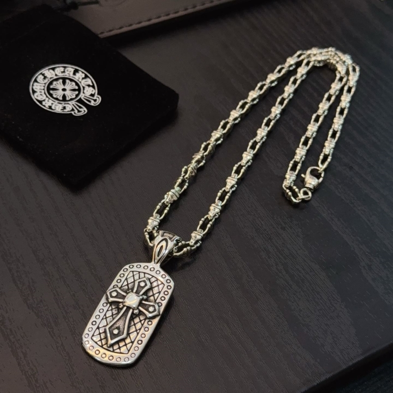 Ch*0me He**ts necklaces